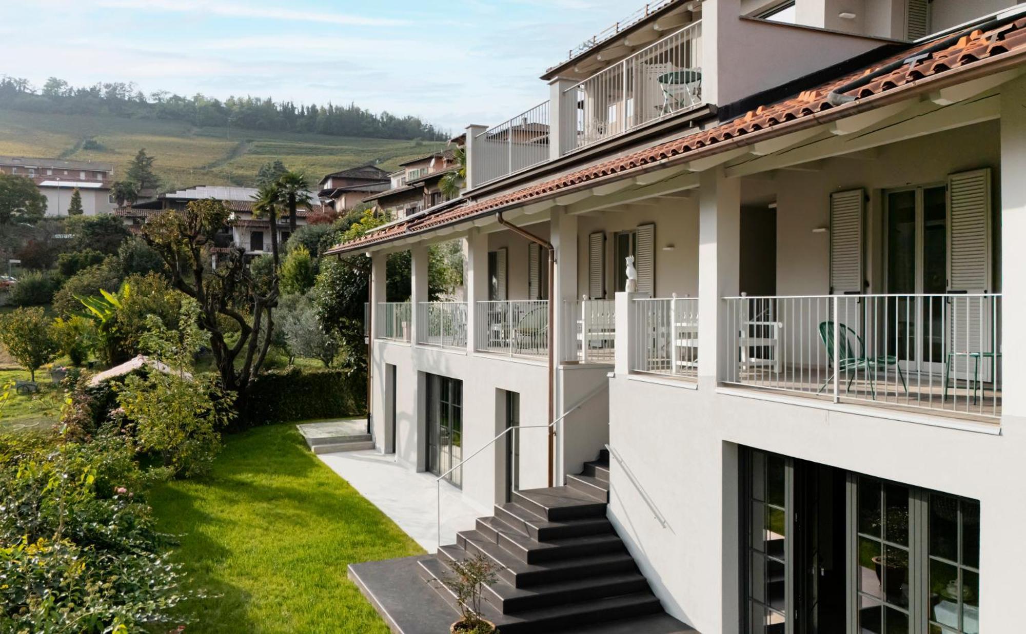 Asilo In Barolo Hotel Exterior photo